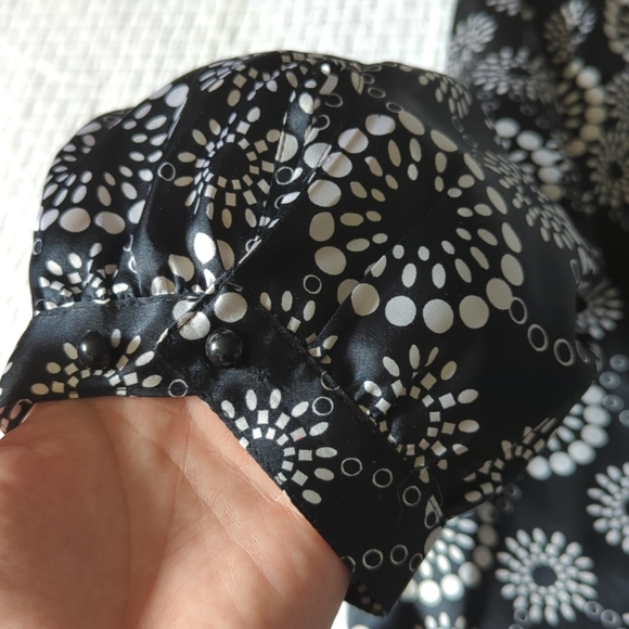 Black & White Buttoned Blouse with Pattern, Ruching & Cute Button Detail - Picture 7 of 9